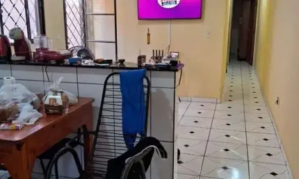 Casa para venda na zona leste no antonio palocci, são 2 casas independentes no mesmo terreno, 5 dormitorios no total em 200 m2 de terreno