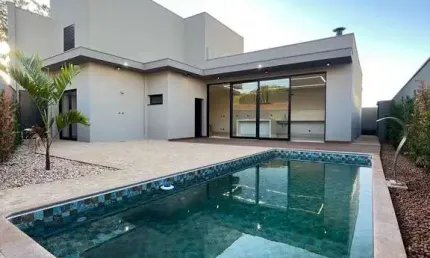 Maravilhosa casa nova alto padrão para venda em Bonfim Paulista no San Marco Ilha Roma, completa armários, 3 suites, gourmet e piscina em 408 m2 total