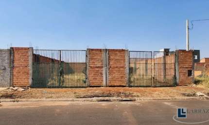 Ótimo terreno misto comercial / residencial para venda na Zona Leste no Parque das Gaivotas, área do terreno 300 m2, já murado