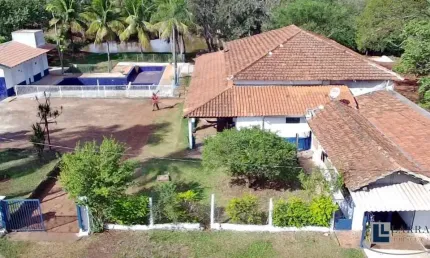 Sitio dupla aptidao para venda em Araraquara-SP com 14 alqueires sendo 8 alqueires agricultáveis, benfeitorias