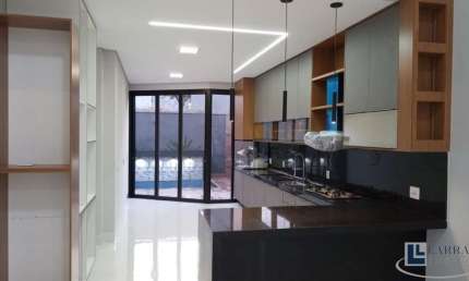 Maravilhosa casa nova para venda na Vila do Golfe, Cond. Quinta dos Ventos, 3 suites mais escritório, gourmet e piscina em 188 m2 construidos, lazer c