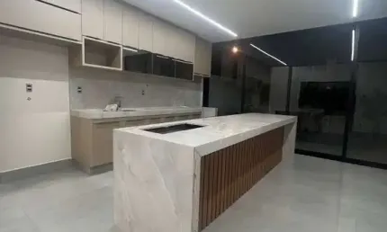 Linda casa nova alto padrão no charmoso Condominio Quinta da Mata 2 com 3 suites, varanda e piscina em 250 m2 de área total