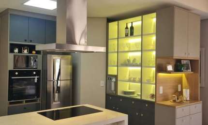 Oportunidade. Linda casa para venda na Vila do Golfe, Cond. Quinta dos Ventos, 3 suites com 1 master mais escritorio, gourmet e piscina em 237 m2 cons