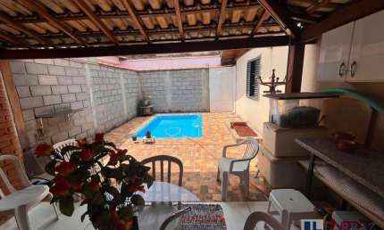 Ótima casa terreno inteiro para venda no Planalto Verde, 3 dormitorios mais edícula, gourmet e piscina, 166 m2 construidos em um terreno de 250 m2
