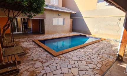 Amplo sobrado para venda no San Marco em Bonfim Paulista, Ilha Adriamar, 4 suites mais escritório, gourmet e piscina em 267 m2 construidos