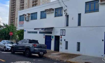 Salão comercial para locação no Jd. Novo Mundo, Zona Leste, com 140 m2 construidos, banheiros, copa, escritório entre outros