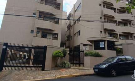 Oportunidade. Apartamento para venda no Santa Cruz em ótima localização, 3 dormitorios com 1 suite, varanda em 106 m2 privativos