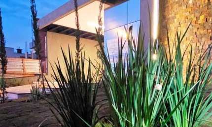 Linda casa nova alto padrão para venda ou locação na Zona Sul, Cond Vivendas da Mata, Ilha Jatoba, 3 amplas suites, gourmet e piscina em 169 m2 constr