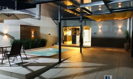 Linda casa alto padrão para venda na Zona Leste no Pq. das Gaivotas, 2 dormitorios, piscina e gourmet em 150 m2 de área total
