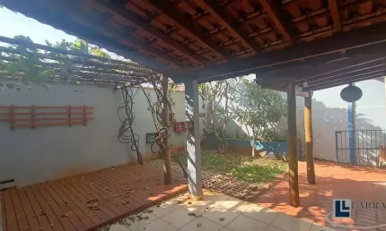 Casa para venda na Zona Leste na Av. Alfredo Ravaneli, 2 dormitorios, varanda gourmet, completa armários em 160 m2 de área total
