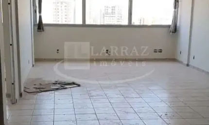 Sala comercial para venda ou locação no Centro, na Americo Brasiliense, Ed. São Jorge, com 24 m2, ar condicionado e sanca de gesso