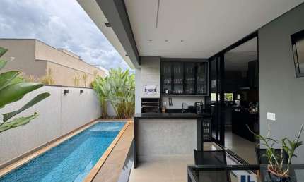 Linda casa alto pdrão para venda no Cond. Portal da Mata, Zona Sul, 3 suites, gourmet e piscina em 300 m2 total, lazer completo