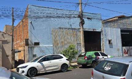 Oportunidade. Casa para venda na Vila Carvalho SP , 310m² de  area construida  em um terreno de 341m² .