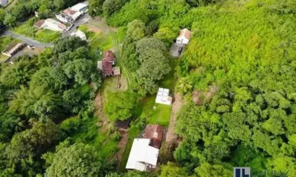 Lindo sitio alto padrão para venda na Serra da Mantiqueira em Amparo-SP, área 36.765 m2, completo, com 5 residencias, ideal para pousada ou locações s