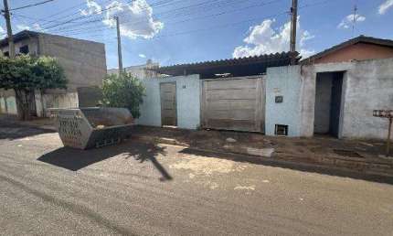 Oportunidade. Casa para para venda em Bariri-SP no Jd Garotinho, 2 dormirtorios, 2 vagas, area construida 56m2 em um terreno de 170 m2