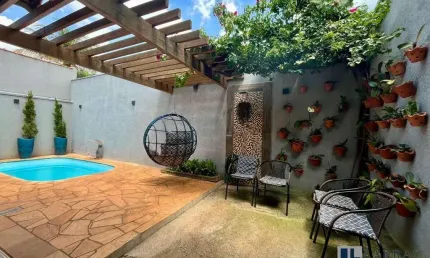 Linda casa para venda no planalto verde / jamil cury, 3 dormitorios com 1 suite, gourmet e piscina, 157 m2 construidos em um terreno de 200 m2