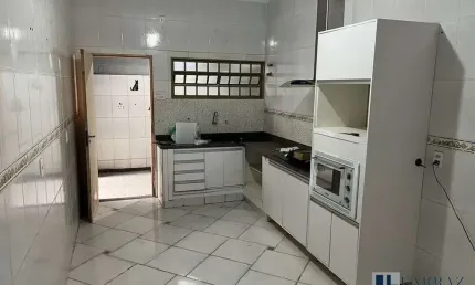 Ótima casa para venda no Parque dos Servidores, Zona Leste, 2 dormitorios com suíte, varanda gourmet, 2 vagas em 129 m2 construidos