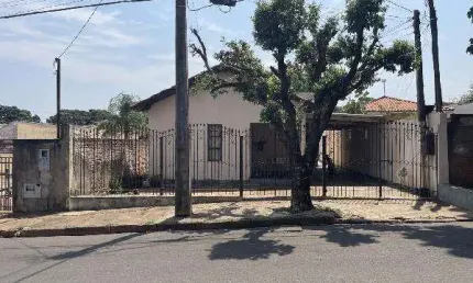 Oportunidade. casa para venda na cidade de regente feijo, centro 4 dormitorios, 2 wc, 2 vagas, 172 m2 construidos em um terreno de 500 m2