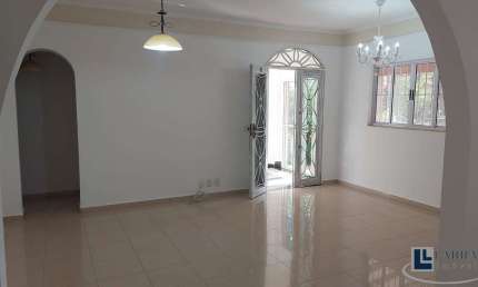 Oportunidade. Casa para venda no Condominio Parque das Figueiras em frente ao Curupira, 4 suites, varanda gourmet e piscina em 558 m2 total