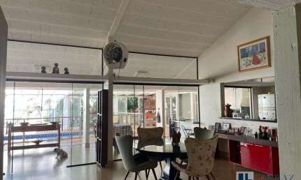 Amplo sobrado para venda no Jardim Recreio, com 1.203 m2 de terreno, 4 suites, varanda gourmet e piscina em 367 m2 construidos
