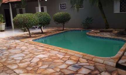 Otima casa para venda na Lagoinha, excelente localização no balao Winston Churchil, 3 dormitorios 1 suite, varanda gourmet e piscina em 23 m2 total