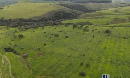 Excelente fazenda para venda na região de Sacramento-MG com 192 hectares montada na pecuária, rica em agua e benfeitorias