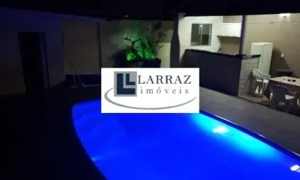 Casa para venda no Residencial Florida, 3 dormitorios sendo 1 suite, varanda gourmet com churrasqueira, 210 m2 de area construída em um terreno de 300 m2