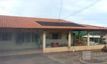 Sitio para venda em Serra Azul-SP, com 20.000 m2, boa casa sede com salao, piscina, pomar, lagoas, ótima localização