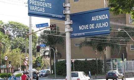 Excelente imóvel comercial para venda na Avenida 9 de Julho em Ribeirão Preto, ótima localização, mais de 1.000 m2 de área total, 05% de rentabilidade