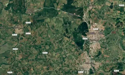Fazenda para venda na região de Mogi Guacu-SP, com 60,5 alqueires sendo 50 alqueires em cana arrendada, muitas benfeitorias, rica em agua