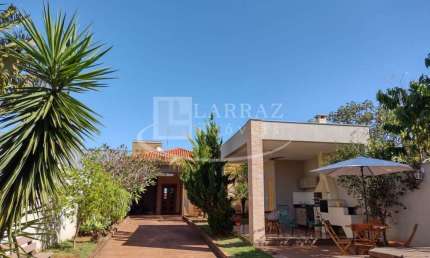 Maravilhosa casa para venda em Brodowski na Estrada do Prata, excelente acabamento, 3 dormitorios 1 suite, varanda gourmet, ofuro em 500 m2 total