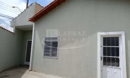 Casa para venda no Jardim Paiva, 2 dormitorios sendo 1 suite com closet, quintal e 2 vagas na garagem em 202 m2 de area total