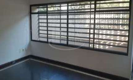 Otimo apartamento a venda no Parque Bandeirantes, com 4 dormitorios sendo 1 suite, 2 vagas na garagem e 140 m2 de area util