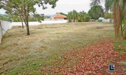 Excelente terreno exclusivo e altíssimo padrao para venda em Bonfim Paulista no charmoso Condominio Veneza, com 2.872 m2, de esquina
