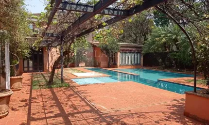 Lindo sobrado para venda no Jd America, Av. Portugal, Cond. Samambaia, 5 dormitorios 3 suites, varanda gourmet e piscina em 2.572 m2 de terreno