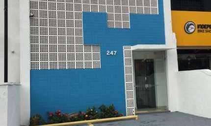 Salão excelente ponto comercial para venda ou locação na Av. Independencia, 4 salas, 2 vagas em frente, super segura em 132 m2 de area construída,