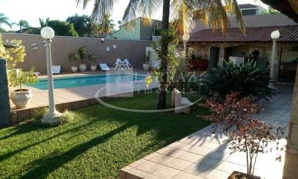 Excelente casa alto padrao para venda no Jd Caparroz em Catanduva, 4 dormitorios sendo 2 suites, varanda gourmet e piscina em 1.039 m2