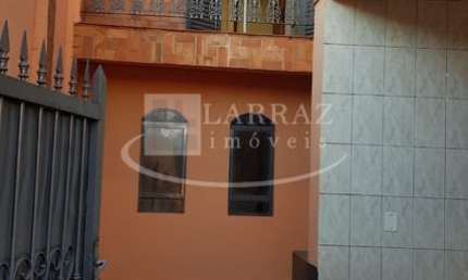 Sobrado tipo edícula para venda no Monte Alegre, 3 dormitorios sendo 1 suite em 204 m2 de area construída com 4 vagas de garagem
