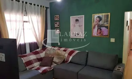 Casa para venda nos campos eliseos, em ótima localização, 30 m do cemiterio da saudade, 2 dormitorios e amplo quintal com 260 m2 de area total.