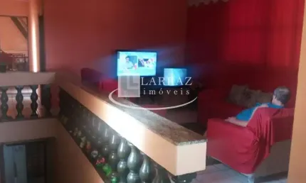 Sobrado no bairro Simioni com 5 quartos sendo 1 suite . 3 salas. 2 banheiros