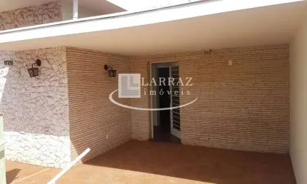 Otima casa para venda no Centro / Vila Seixas, ideal para ponto comercial, regiao de grande fluxo, 324 m2 de area util, 3 dormitorios com suite.