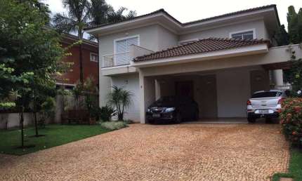 Lindo sobrado para venda no Condominio Guaporé 1, alto padrão na Zona Sul, 4 suites e 365 m2 de area construida