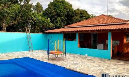 Oportunidade. Chacara para venda em Cajuru-SP, com 10.000 m2, casa, piscina, energia, escritura e pomar