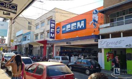 Excelente salao para locação no Centro de Passos-MG na Expedicionarios, com 1.175 m2 de área útil, vocação para grandes lojas
