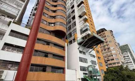 Apartamento para Venda em Salvador, Vitória, 3 dormitórios, 3 suítes, 5 banheiros, 3 vagas