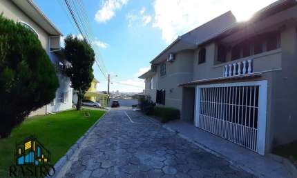 Sobrado para Venda em Curitiba, ***Santa Cândida***, 4 dormitórios, 1 suíte, 3 banheiros, 2 vagas