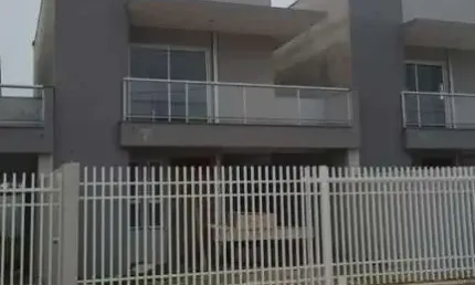 Sobrado para Venda em Colombo, Embu, 3 dormitórios, 1 suíte, 3 banheiros, 3 vagas