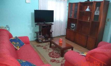 Sobrado em Taboão - Guarulhos: 3 dormitórios, 2 banheiros por R$ 370.000 - Venda e locação