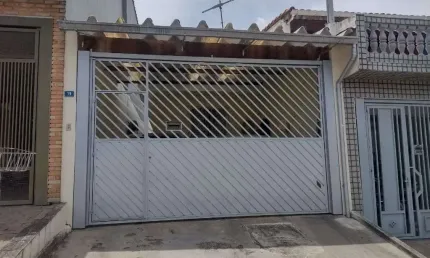 'Casa à venda em Parque Continental, Guarulhos: 80m², 3 dormitórios e 1 suíte por R$405.000'