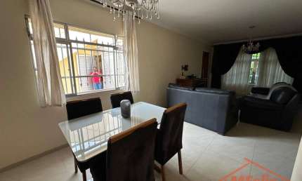 Casa com 3 quartos para alugar na Avenida Duarte da Costa, Jardim Vila Galvão, Guarulhos